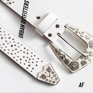 URBAN OUTFITTERS WESTERN STUDDED EMBELLISHED BELT WHITE NEW SMALL